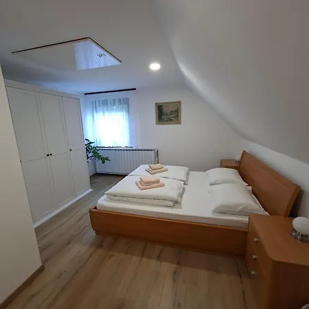 House Gore Vvv Holiday home Dol pri Hrastniku
